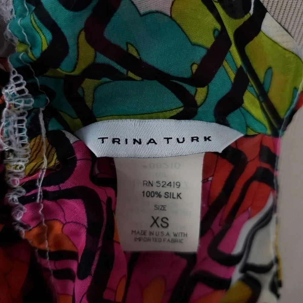Trina Turk geometric 100% silk shoulder tie tunic size XS - Picture 7 of 7